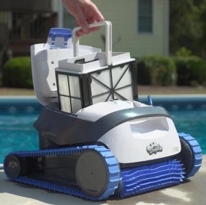 Dolphin S100 mit PVC-Bürsten